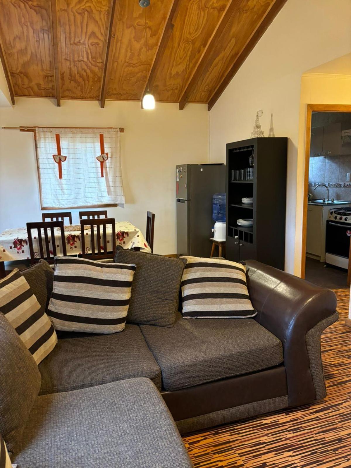 Cabanas Montes De La Patagonia 푼타아레나스 외부 사진